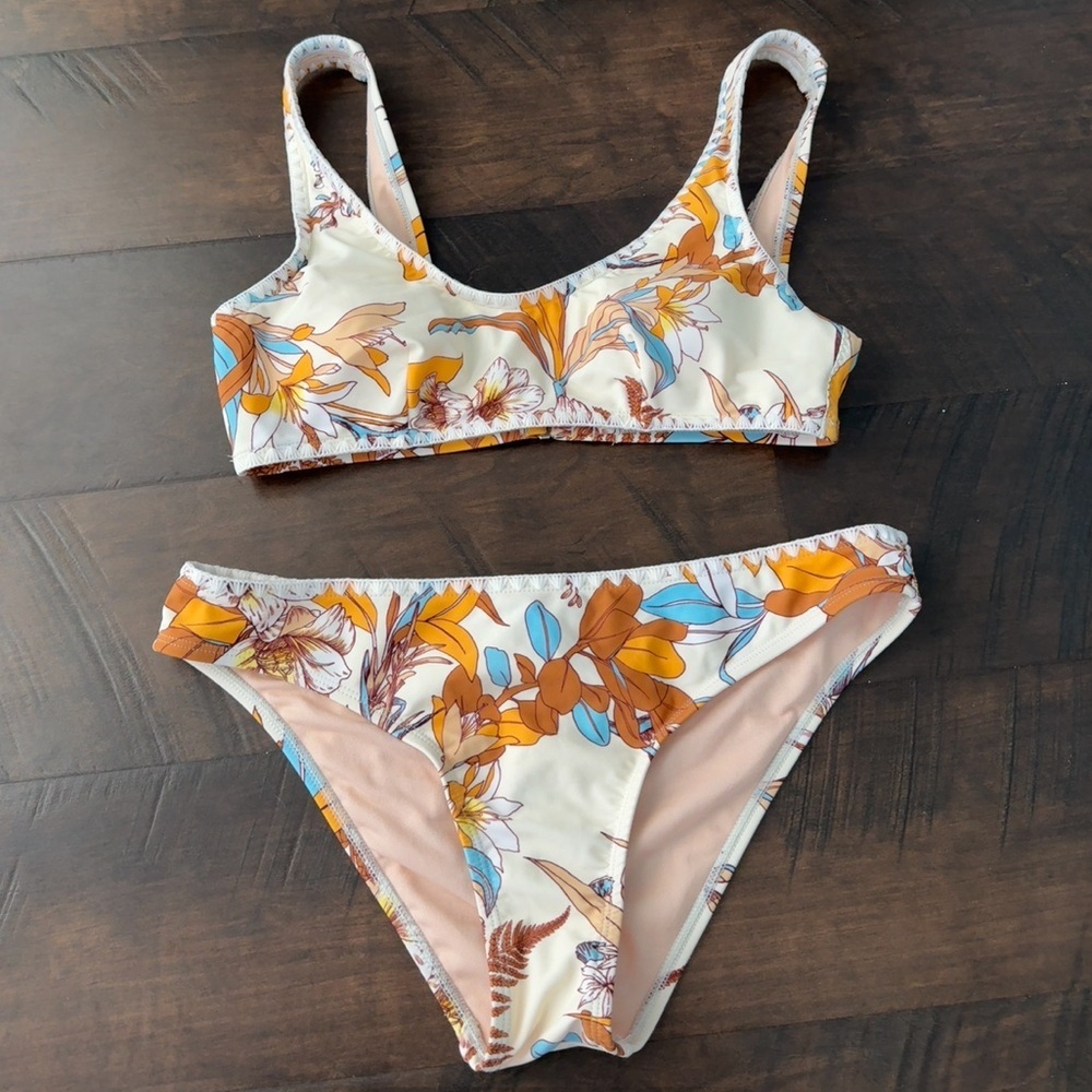 Bikini Set - Picture 2 of 16